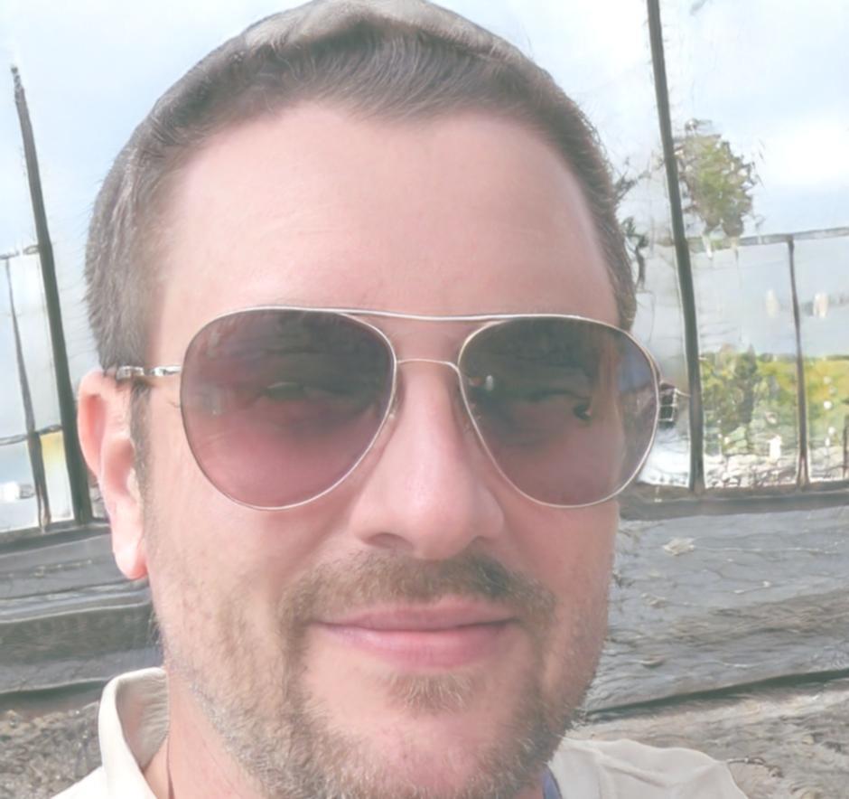 Carmelo Vásquez, Especialista en Planes de Negocio